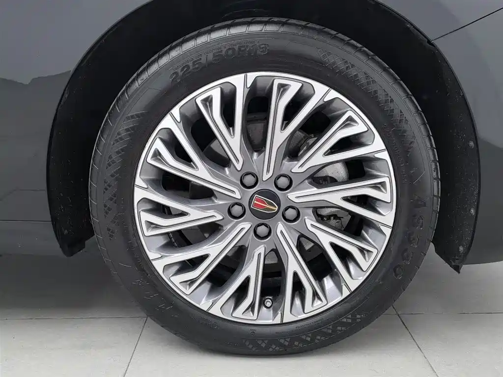 Hongqi H5 2023 2.0T Auto Smart Connect Flag Comfort фото 17