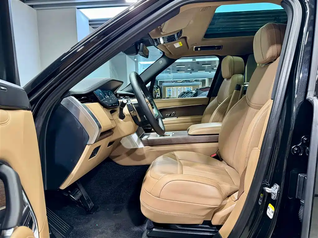 Land Rover Range Rover 2024 3.0 L6 400PS Golden Age Extended 7-Seater фото 20
