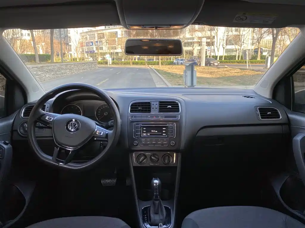 Volkswagen Polo 2018 1.5L Auto Comfort фото 10