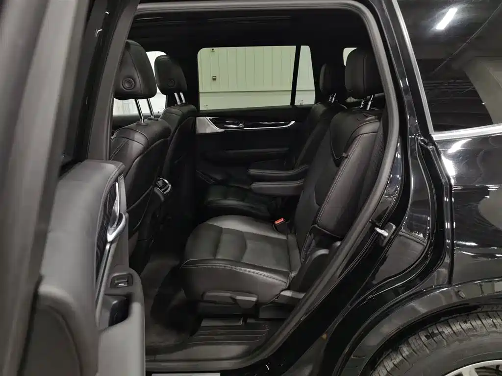 Cadillac XT6 2022 2.0T 6-Seater 4WD Luxury Edition фото 15