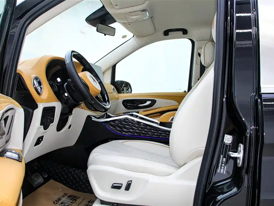 Mercedes-Benz Vito 2023 2.0T Elite 7-Seater фото 22