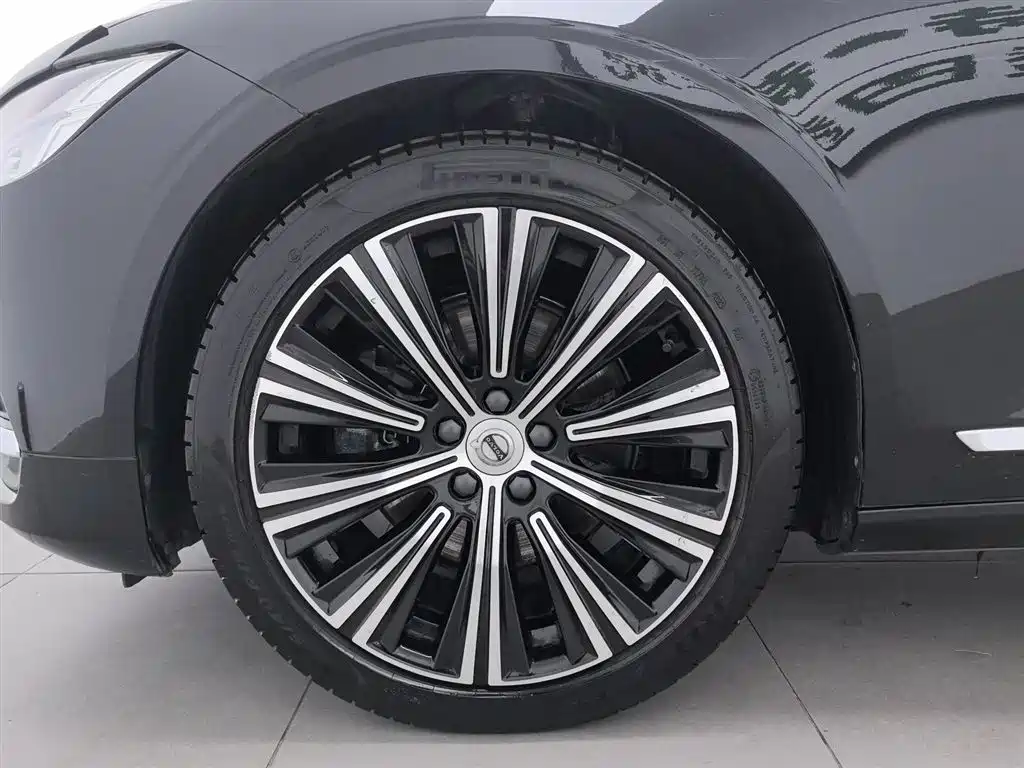Volvo S90 2023 B5 Intelligent Vision Luxury Edition фото 17