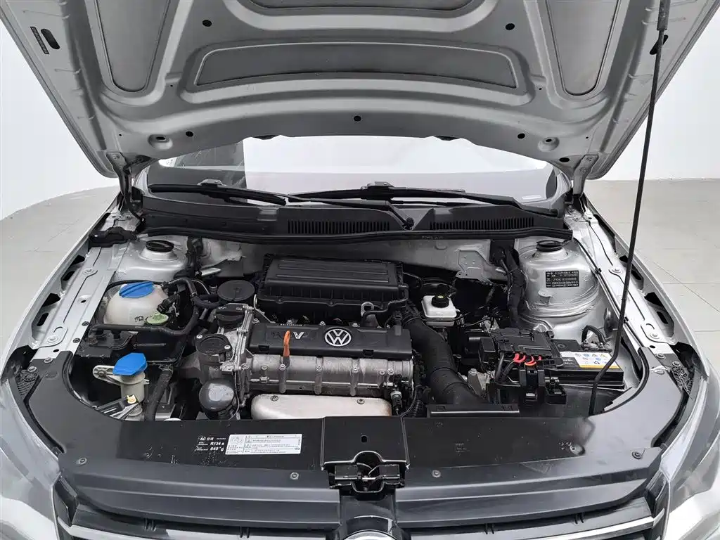 Volkswagen Bora 2014 1.6L Automatic Comfort Edition фото 6