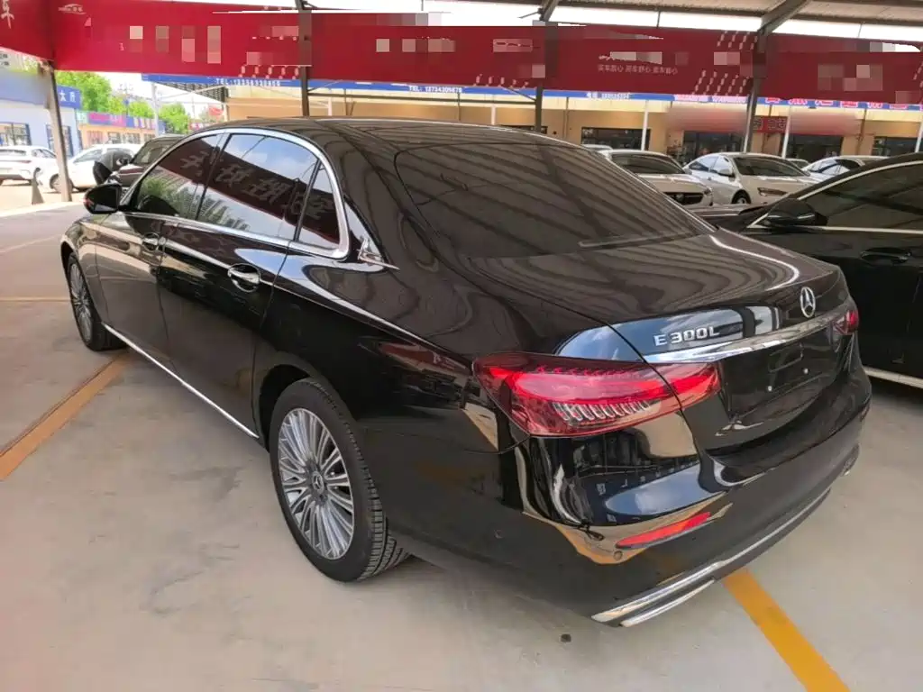 MERCEDES-BENZ E-CLASS