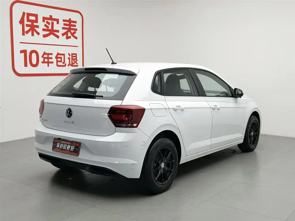 VOLKSWAGEN POLO