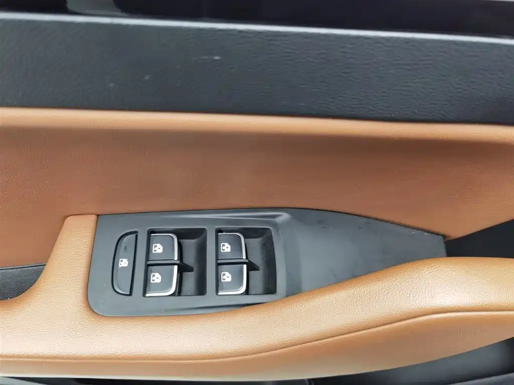 Hongqi H5 2019 30TD Style Edition фото 9