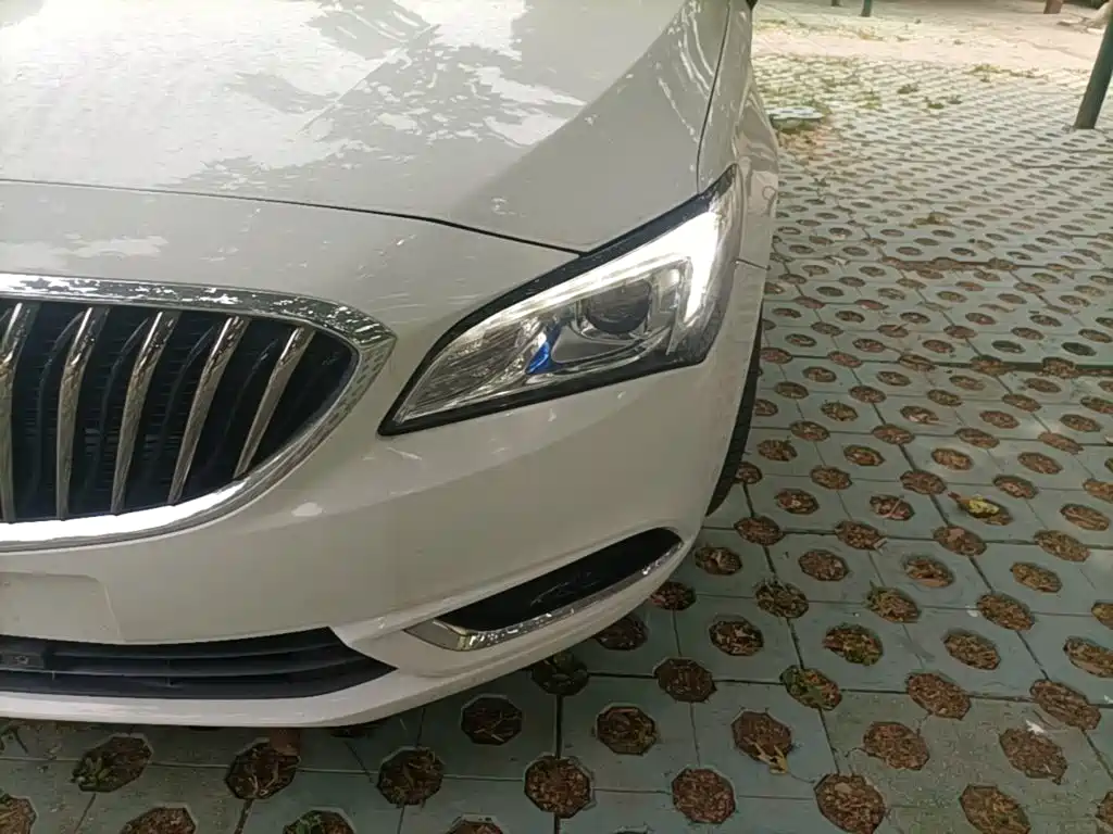 Photo 24 - Buick Verano