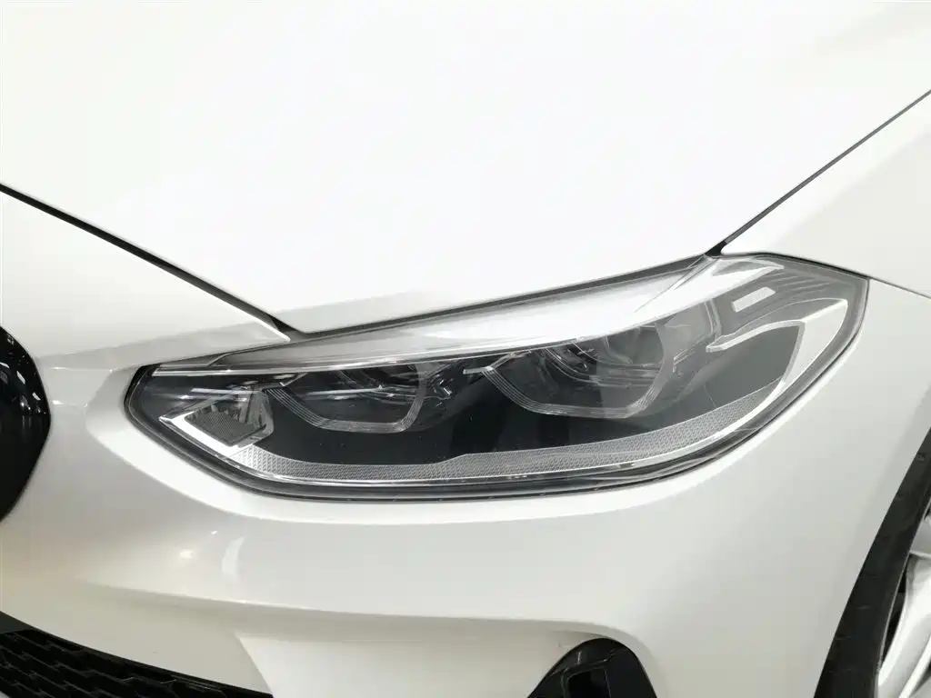 BMW 1 Series 2022 120i M Sport Shadow Edition фото 7