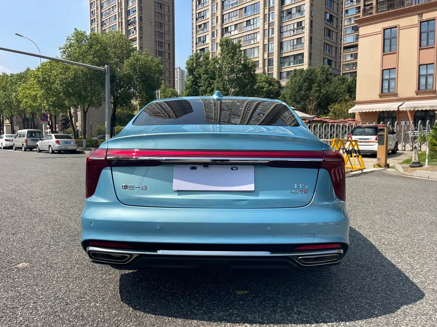 Hongqi H5 2023 2.0T Auto Smart Connect Flag Comfort фото 17