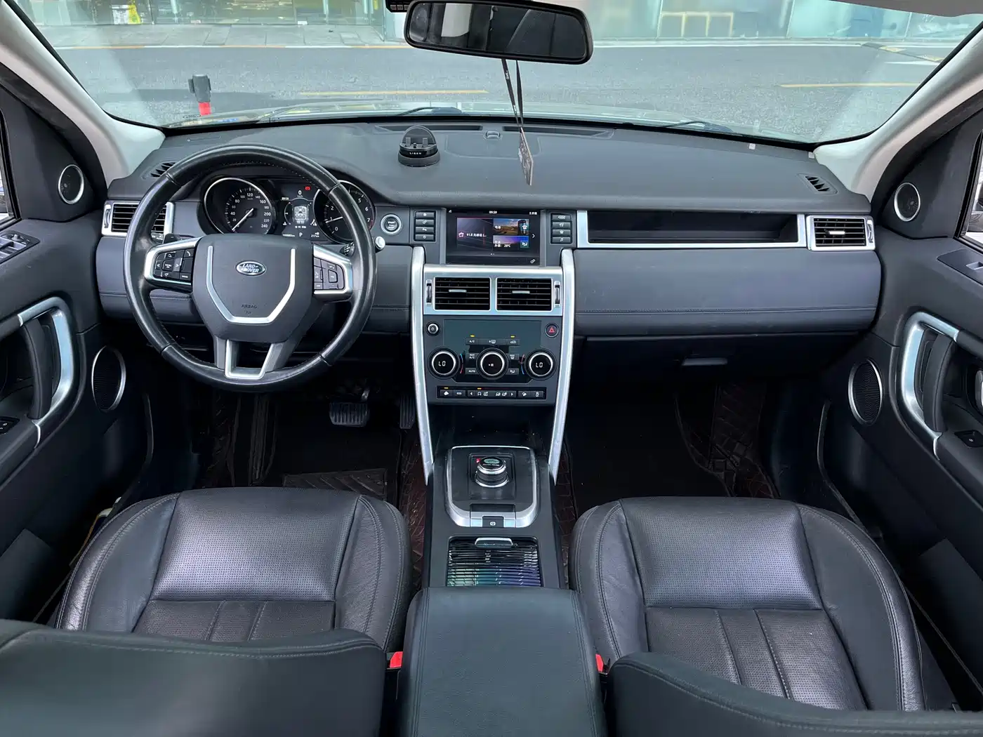 Land Rover Discovery Sport 2017 2.0T SE фото 14
