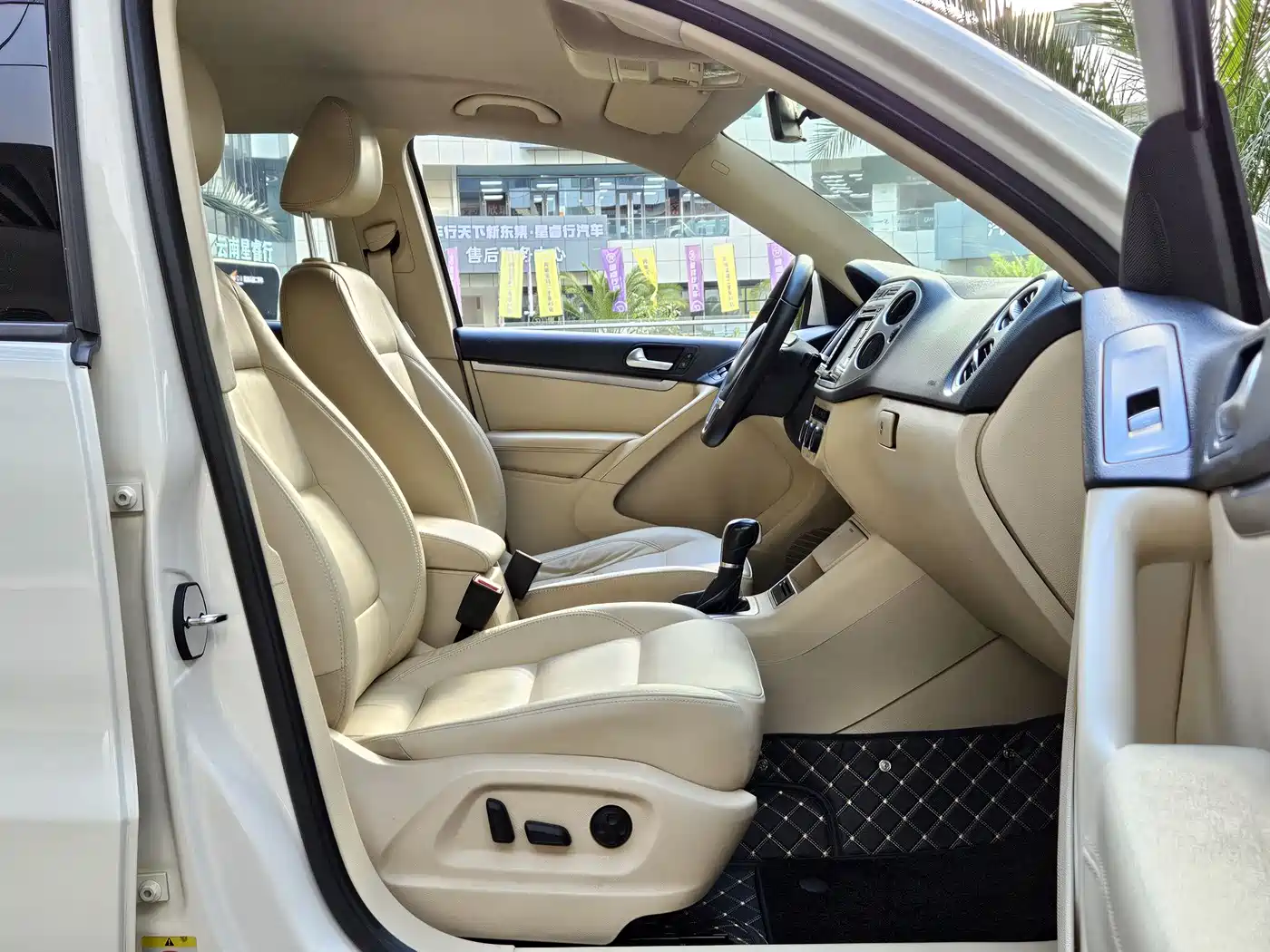 Volkswagen Tiguan 2015 1.8TSI Automatic 2WD Comfortline фото 8