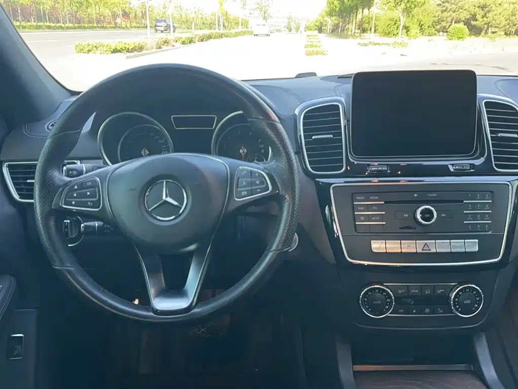 Mercedes-Benz GLE 2017 GLE 400 4MATIC фото 13