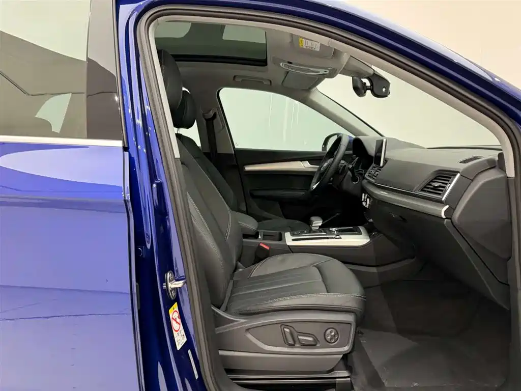 Audi Q5L 2020 Facelift 40 TFSI Honor Fashion фото 19