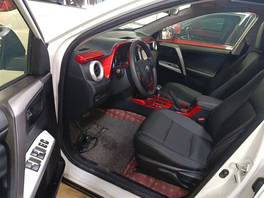 Toyota RAV4 Rongfang 2016 2.0L CVT 2WD Trend (China V) фото 9