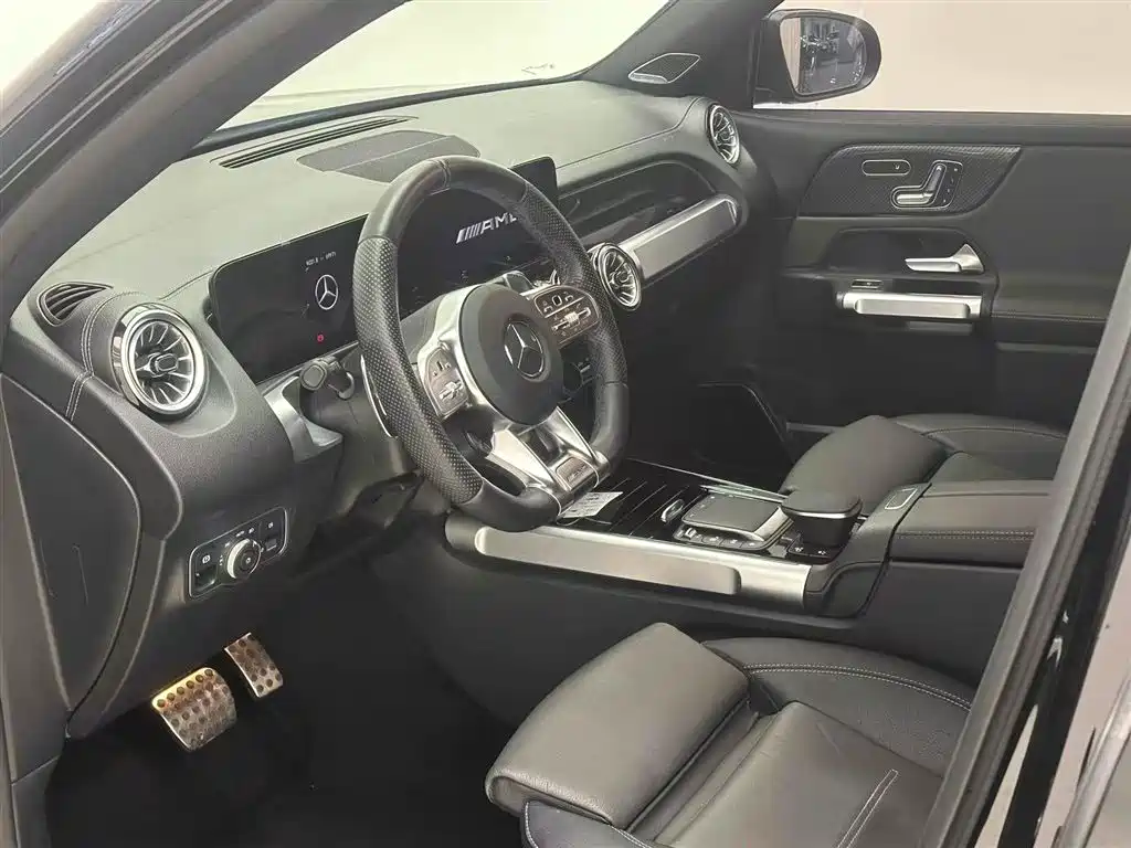 MERCEDES-BENZ GLB AMG