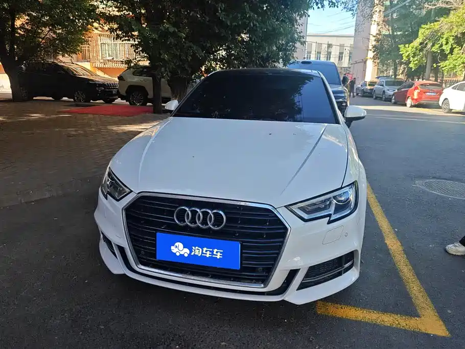 Audi A3 2017 Sportback 35 TFSI Progressive фото 2