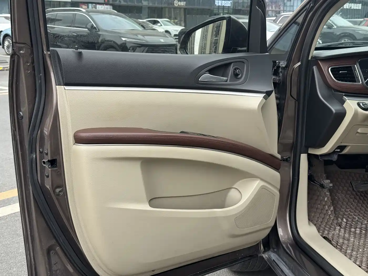 Buick GL8 2015 2.4L Luxury Business Exclusive Edition фото 13