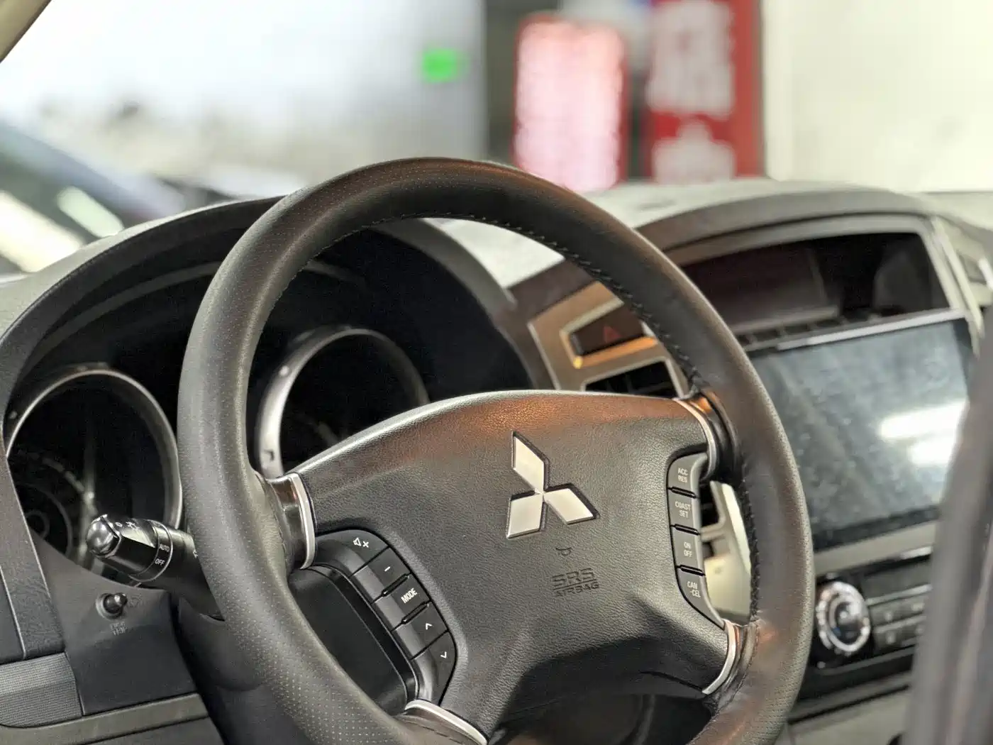 Mitsubishi Pajero (Import) 2015 3.0L Automatic Elite Premium Edition China IV фото 23