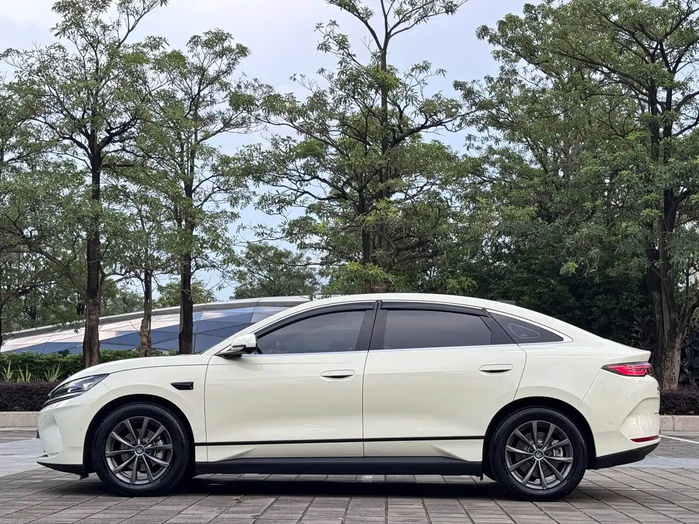 BYD Qin L 2025 EV 470KM Leading Edition фото 4