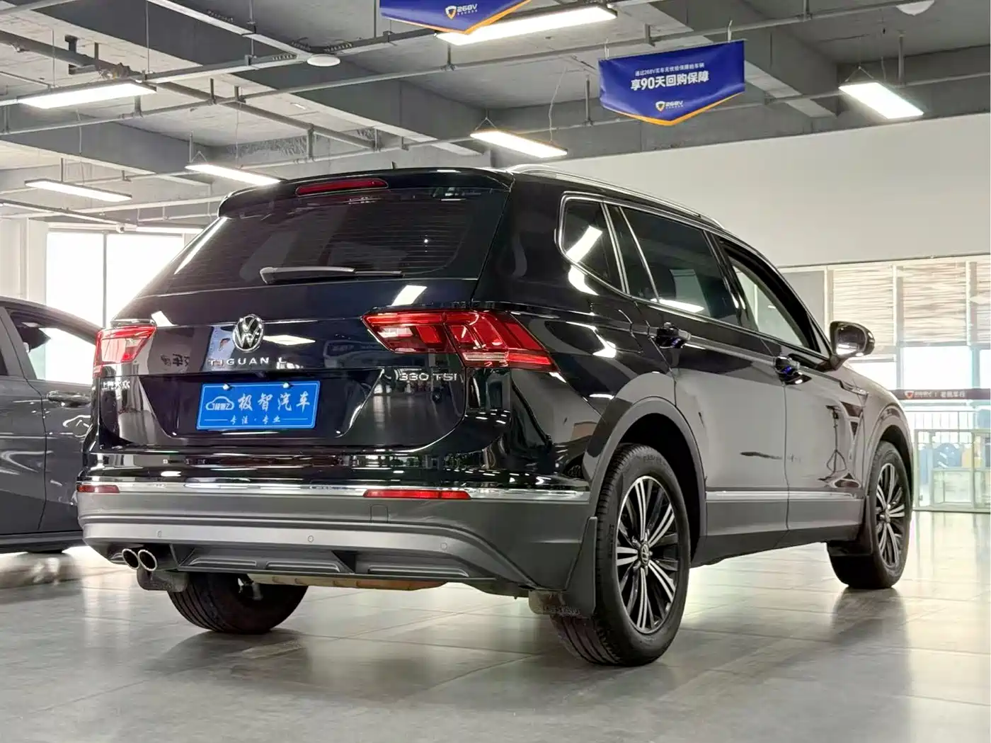 Volkswagen Tiguan L 2021 330TSI Automatic 2WD Smart фото 5