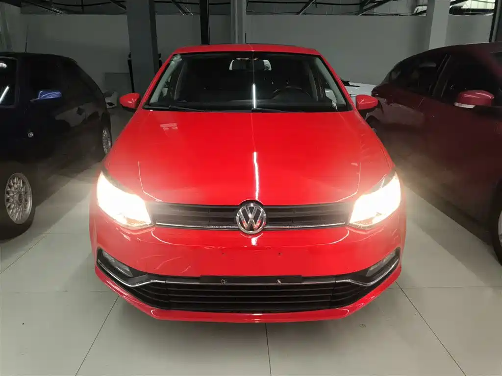 Volkswagen Polo 2016 1.6L Automatic Comfort фото 3