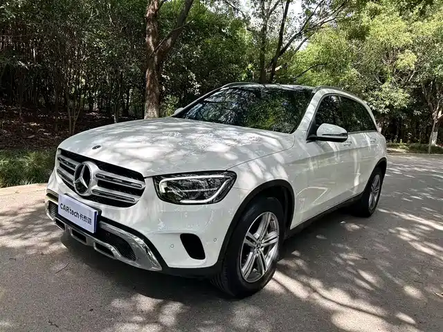 MERCEDES-BENZ GLC