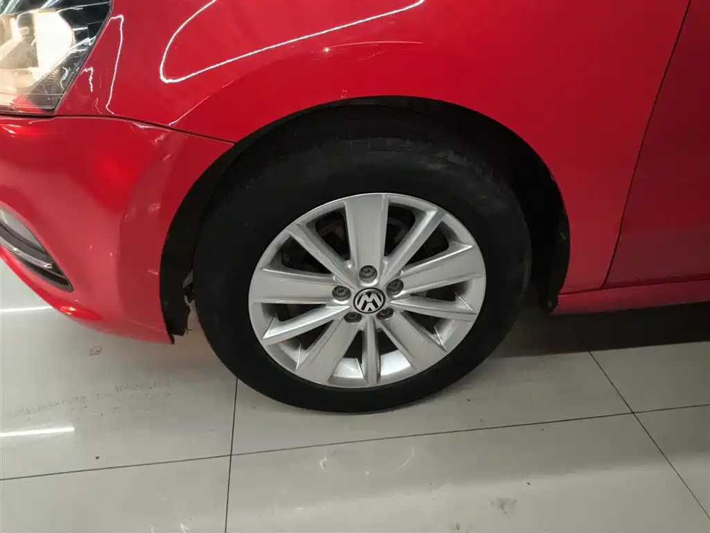 Volkswagen Polo 2016 1.6L Automatic Comfort фото 25