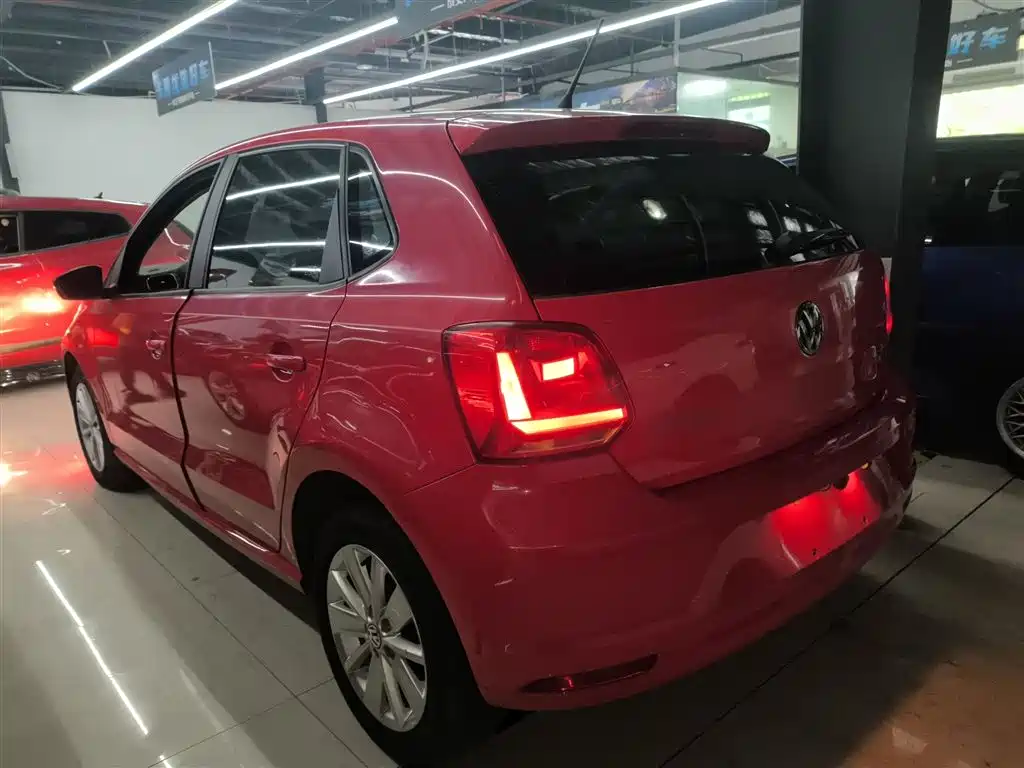 Volkswagen Polo 2016 1.6L Automatic Comfort фото 23