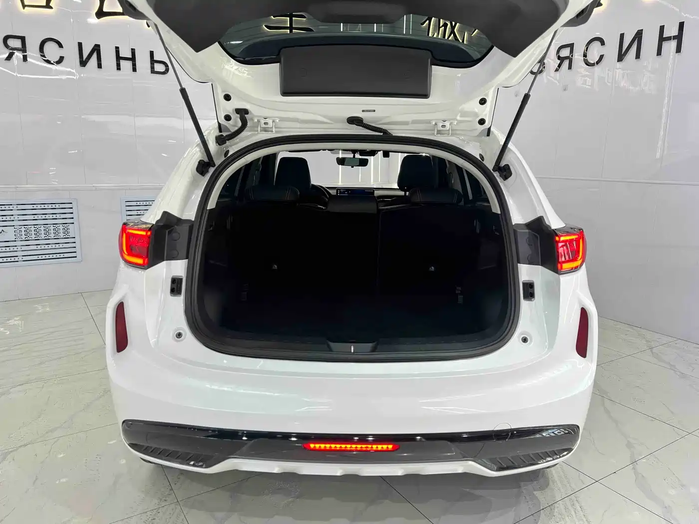 HAVAL RED RABBIT