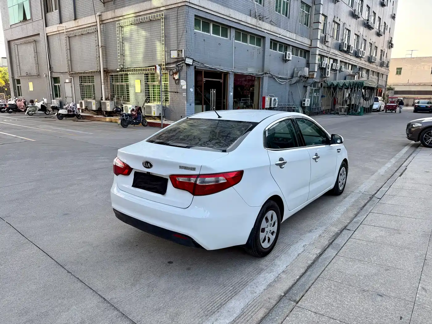 Kia K2 2011 Sedan 1.4L AT GLS фото 4