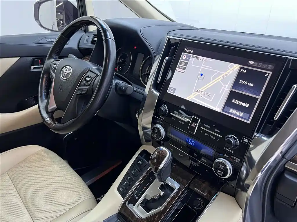 Toyota Alphard 2021 Hybrid 2.5L Luxury фото 25
