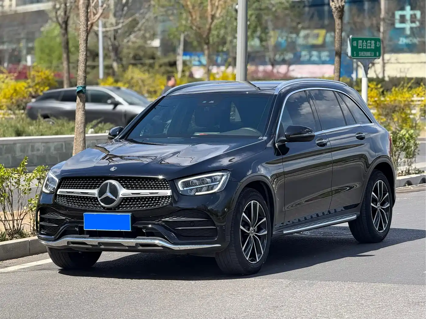 MERCEDES-BENZ GLC