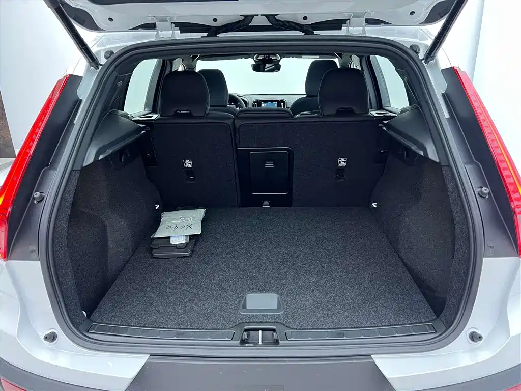 Volvo XC40 2026 2024 B3 Smart Elite Luxury Edition