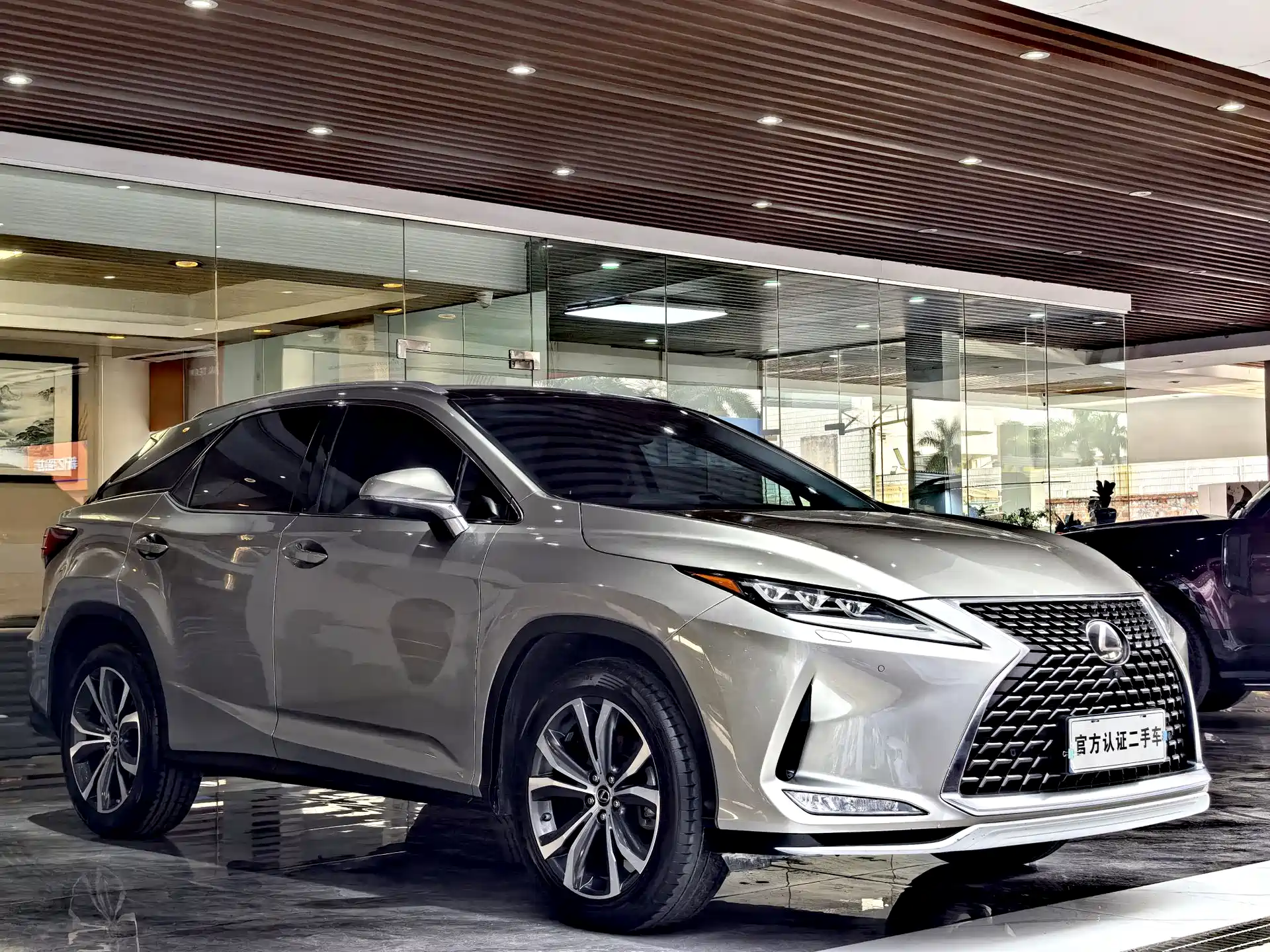 Фото 3 - Lexus RX