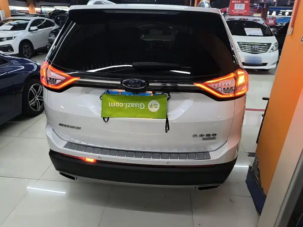 Фото 6 - Ford Edge