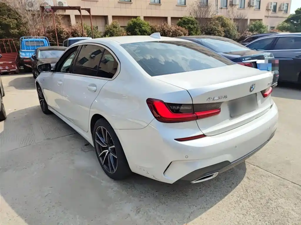 BMW 3 Series 2022 325Li M Sport Package фото 5