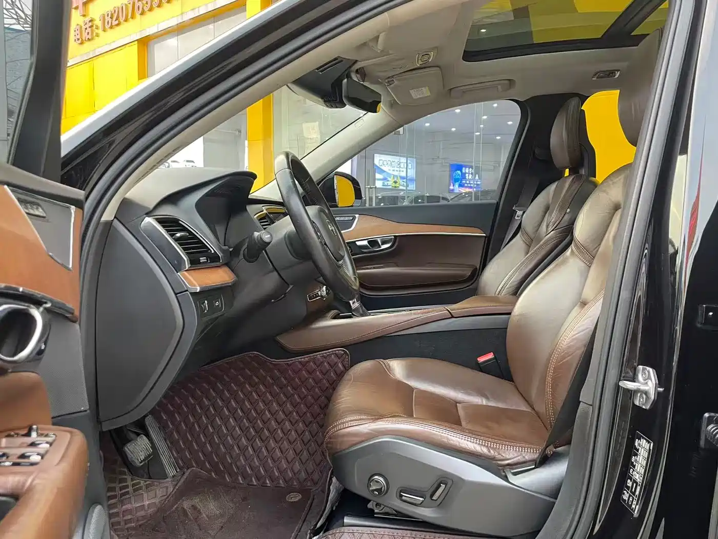 Фото 4 - Volvo XC90