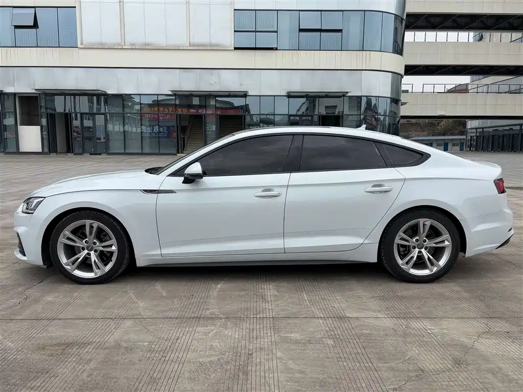 Audi A5 (Import) 2019 Sportback 40 TFSI Fashion фото 8
