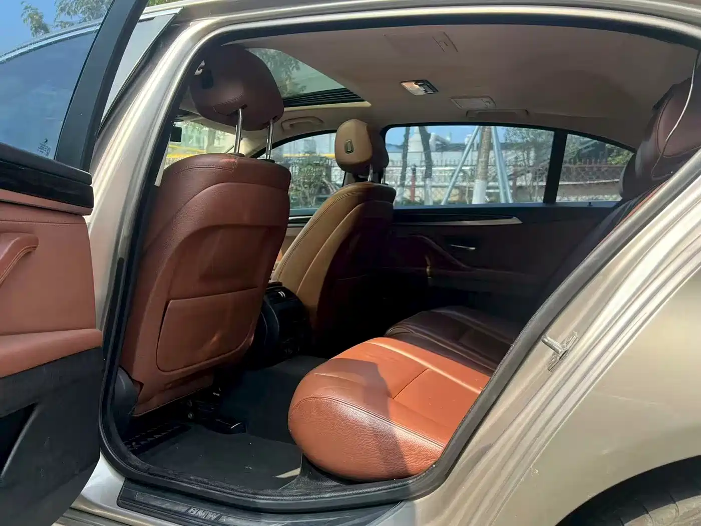 BMW 5 Series 2014 525Li Leading фото 6