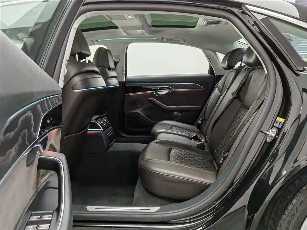 Audi A8 2022 A8L 50 TFSI quattro Comfort Collector's Edition фото 15