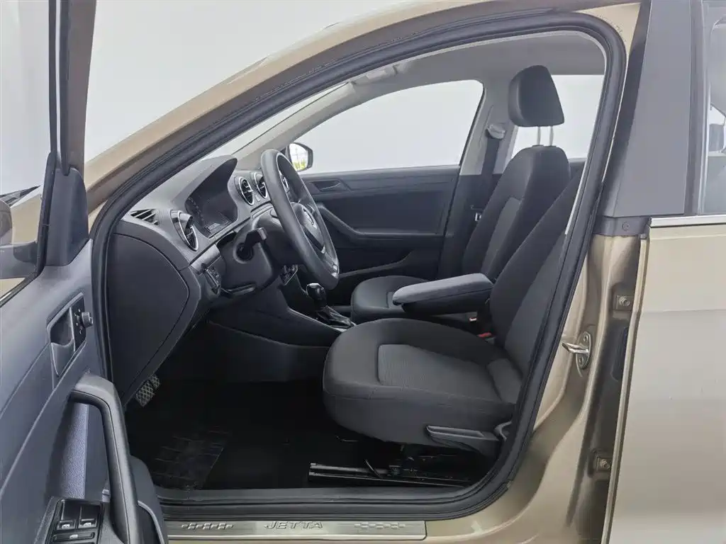 Volkswagen Jetta 2017 1.5L Automatic Fashion фото 10