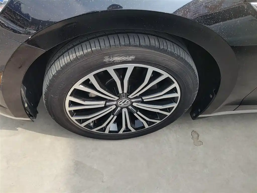 Volkswagen Phideon 2018 Facelift 380TSI FWD Business фото 23
