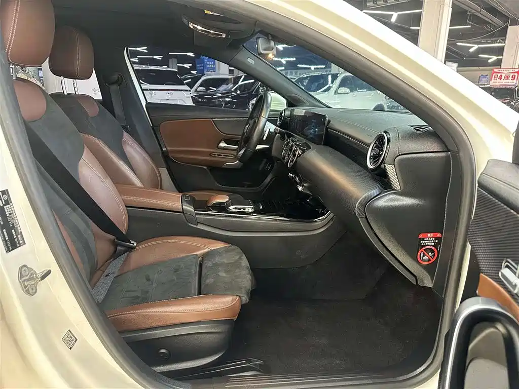 Mercedes-Benz A-Class 2019 A 200 L Sport Sedan фото 28