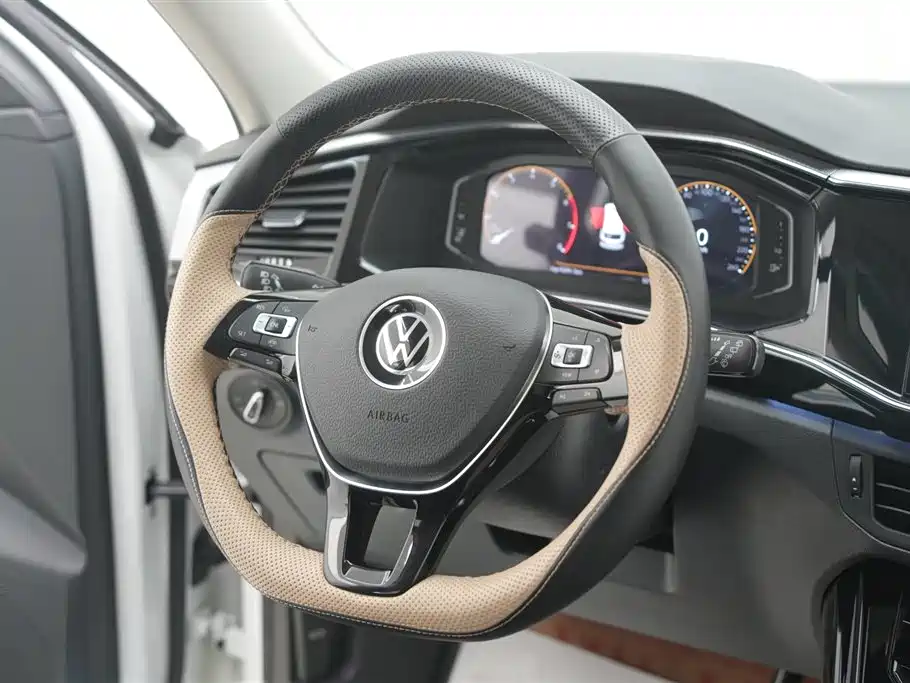 Volkswagen Tayron 2022 330TSI 2WD Luxury Smart Connect Plus фото 13