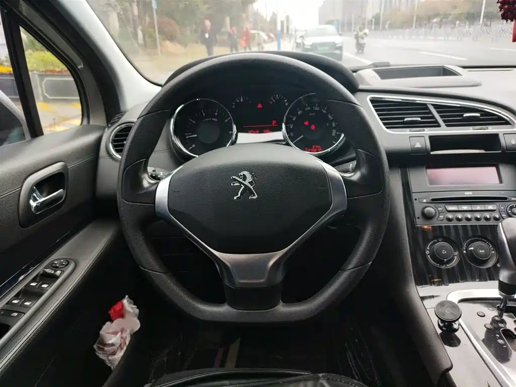 Peugeot 3008 2015 2.0L Automatic Classic Edition фото 3