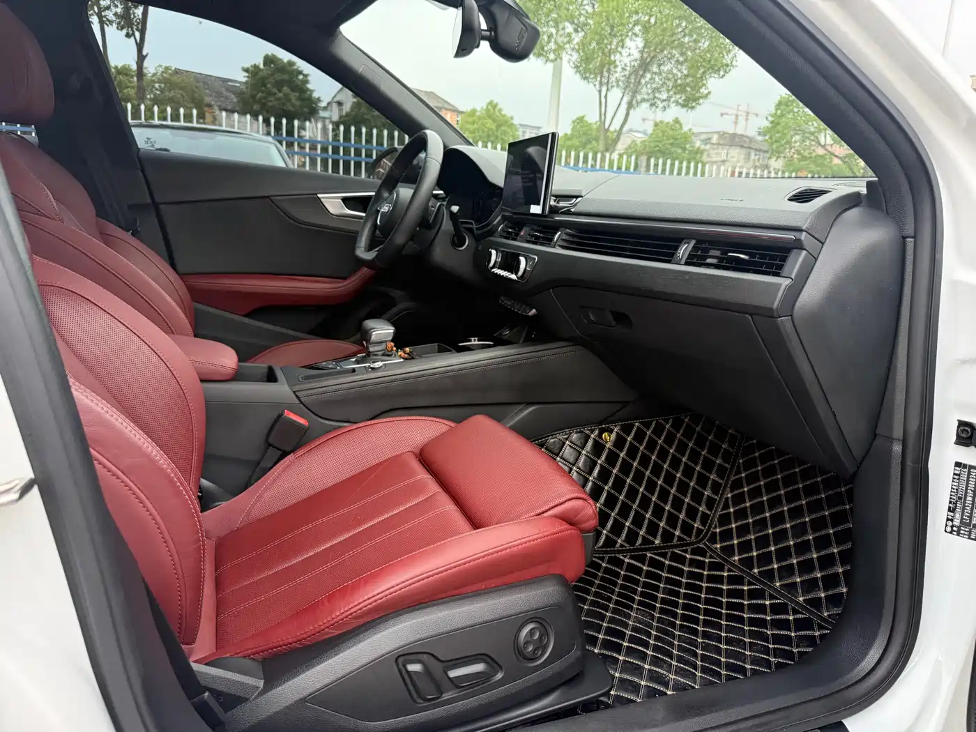 Audi A4L 2023 40 TFSI Bang&Olufsen Starlight Edition фото 15