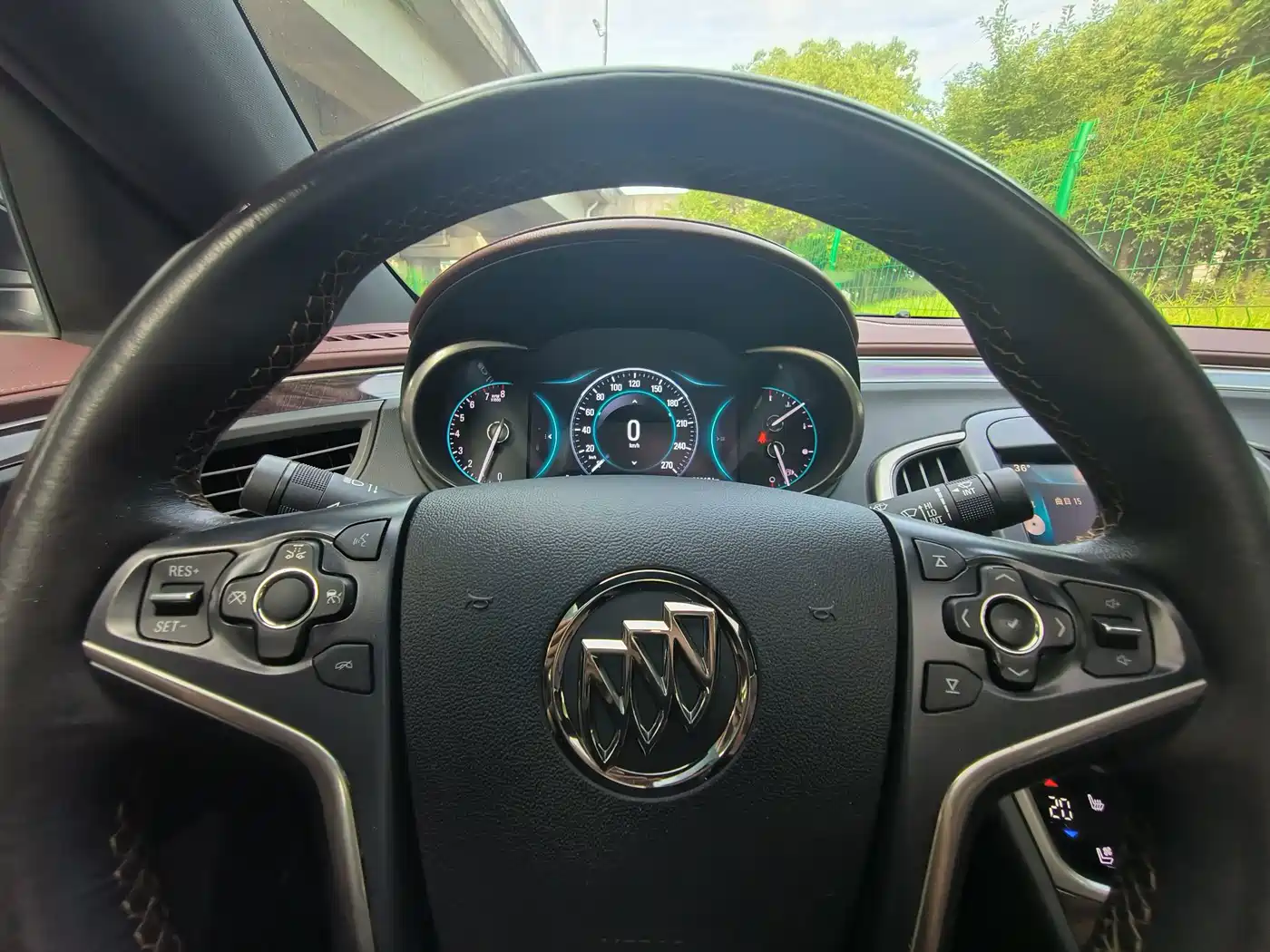 Фото 9 - Buick LaCrosse