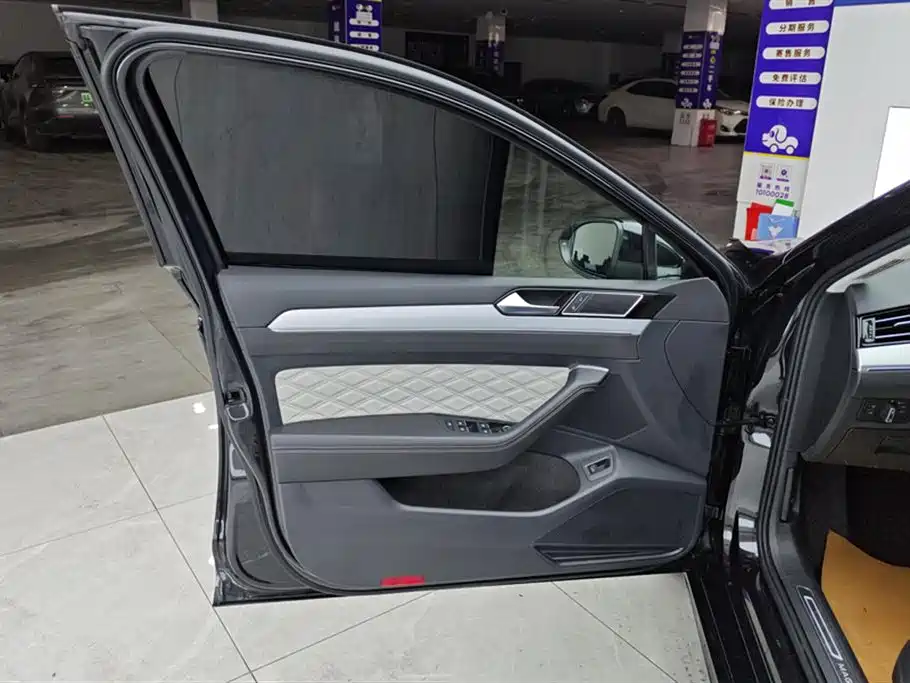Volkswagen Magotan 2023 Model 2 Million Commemorative Edition 330TSI DSG Luxury фото 7