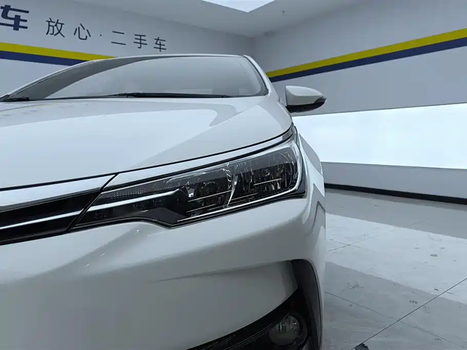 Toyota Corolla 2017 Facelift 1.2T S-CVT GL фото 5