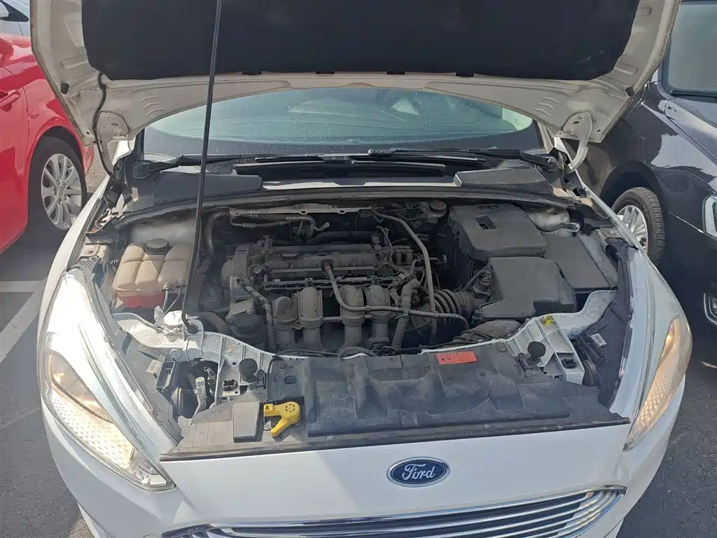 Фото 20 - Ford Focus